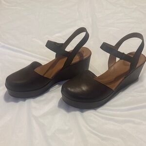boc Brown Leather Wedge Shoes